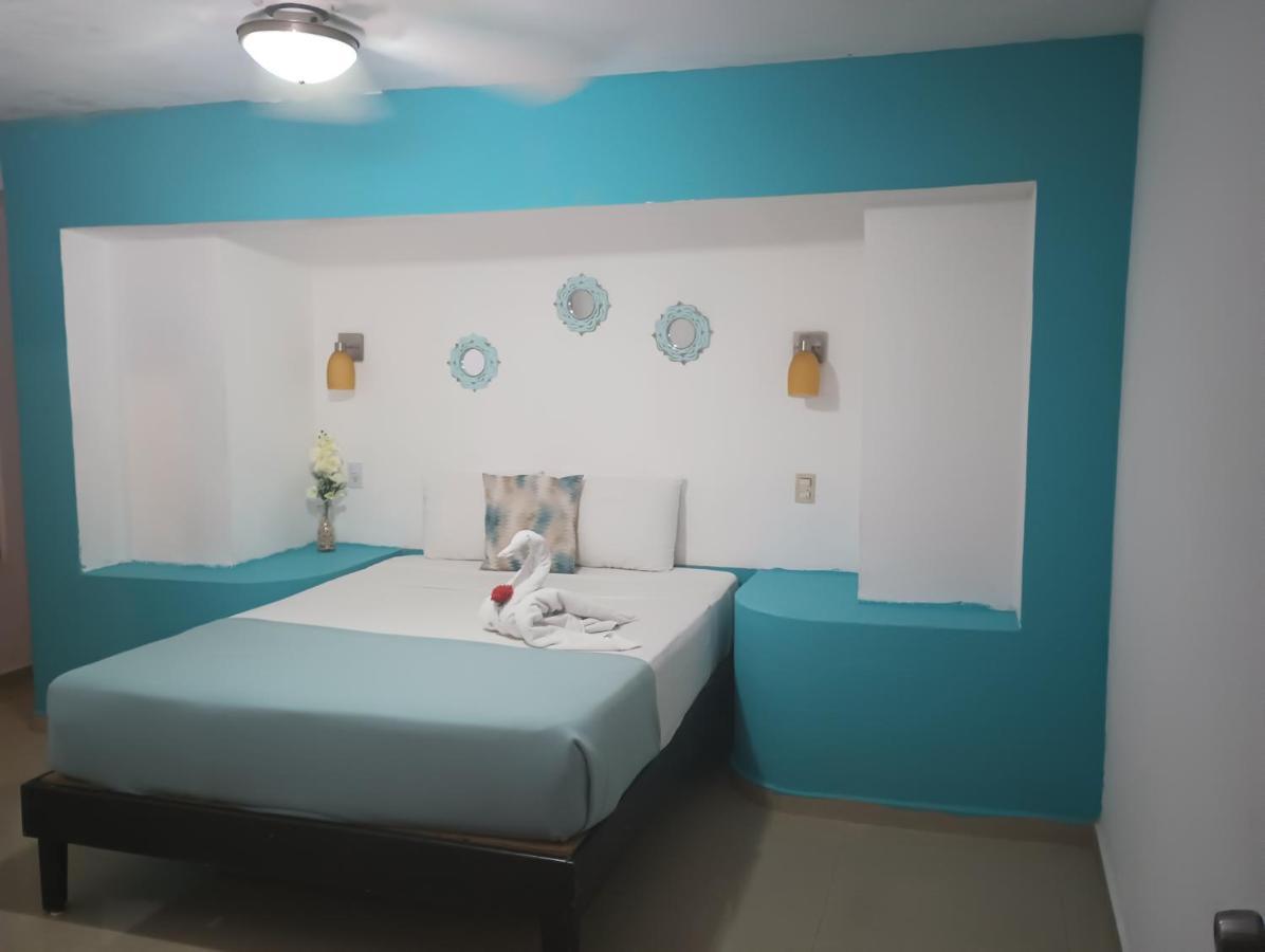 Playa Y Mar Suites - Avenida Quinta - Only 1 Block From Beach!!! Hotel Playa del Carmen